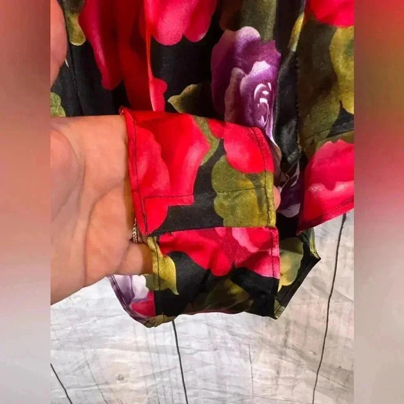 Vintage Victoria Secret 100% Silk Rose Patterned Bodysuit M - Picture 4 of 7